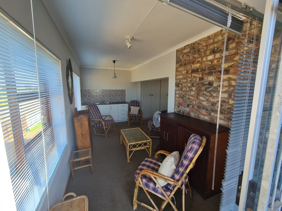 3 Bedroom Property for Sale in Wavecrest Eastern Cape